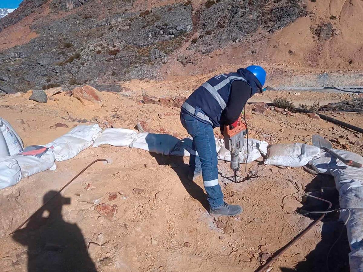 Preparación del terreno para el sistema de puesta a tierra